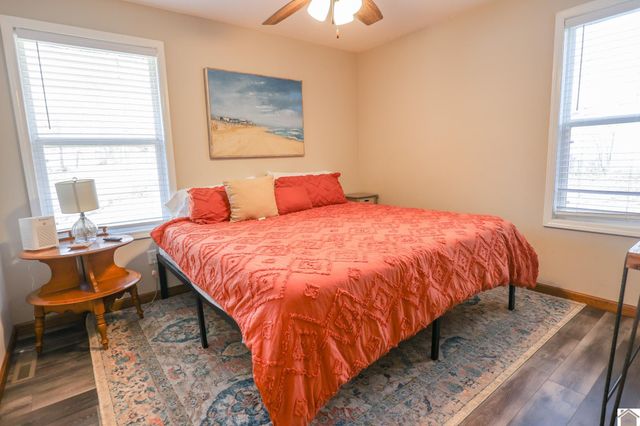 135 Livingston Rd, Gilbertsville, KY 42044