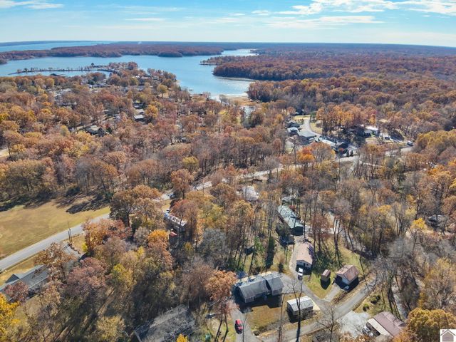 135 Livingston Rd, Gilbertsville, KY 42044