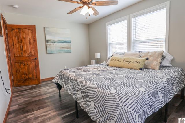 135 Livingston Rd, Gilbertsville, KY 42044