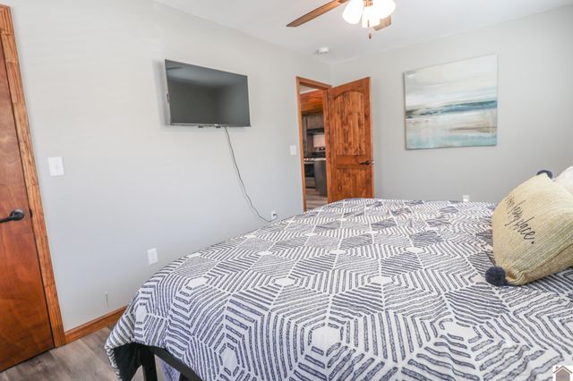 135 Livingston Rd, Gilbertsville, KY 42044