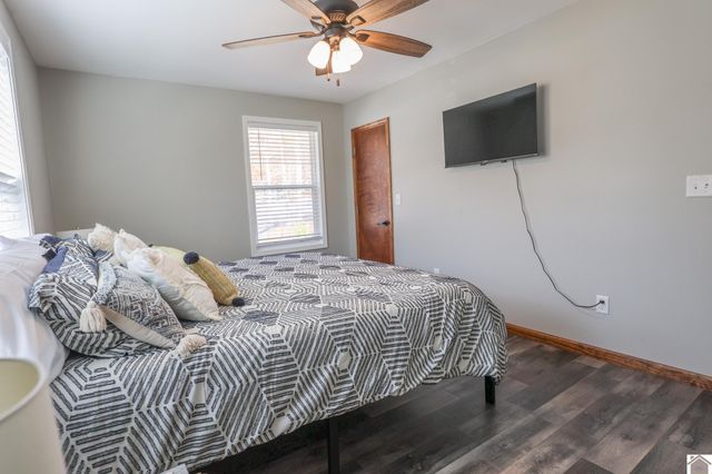 135 Livingston Rd, Gilbertsville, KY 42044