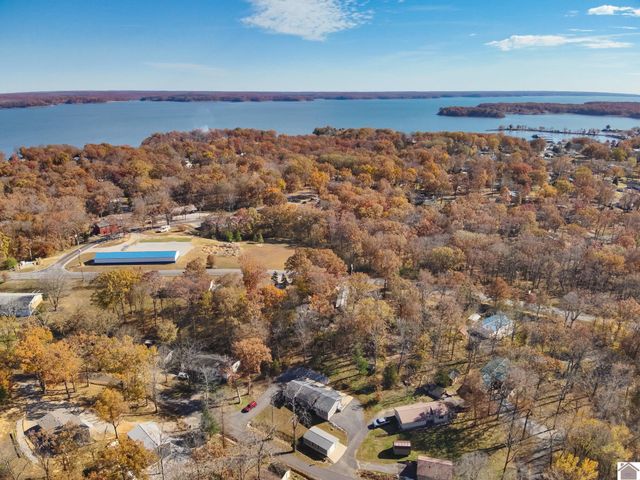 135 Livingston Rd, Gilbertsville, KY 42044