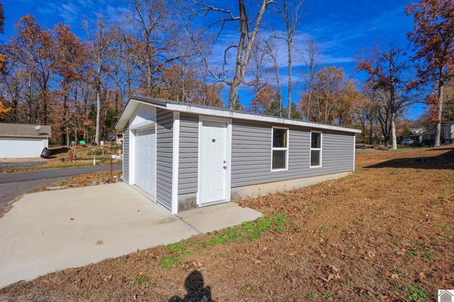 135 Livingston Rd, Gilbertsville, KY 42044