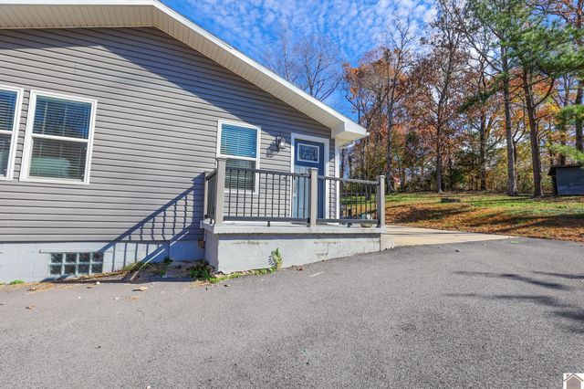 135 Livingston Rd, Gilbertsville, KY 42044