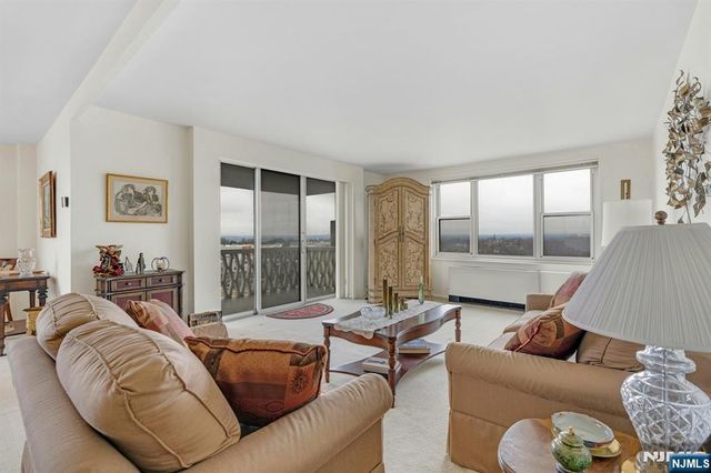 2000 Linwood Avenue 10J, Fort Lee, NJ 07024