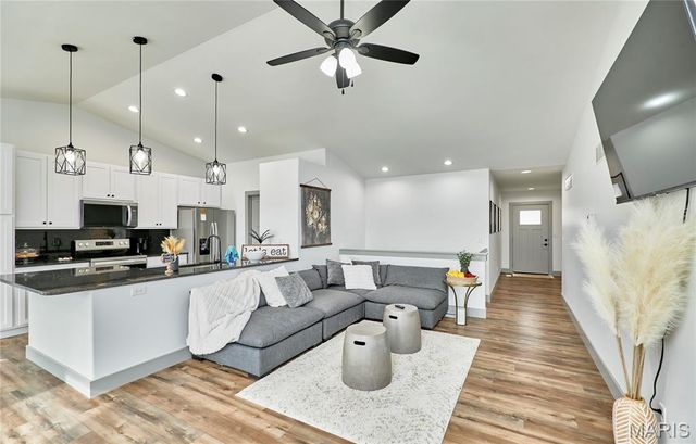 28550 Shallow Water Road, Warrenton, MO 63383