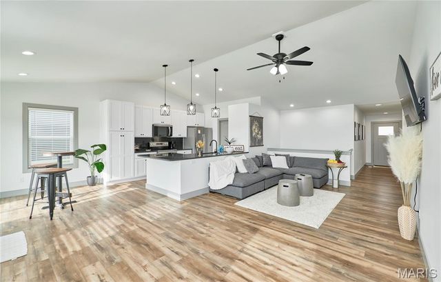 28550 Shallow Water Road, Warrenton, MO 63383