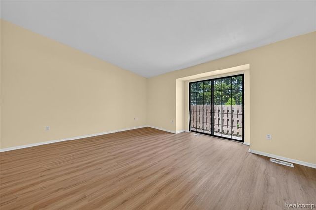 43628 W Arbor Way Drive 103, Canton, MI 48188