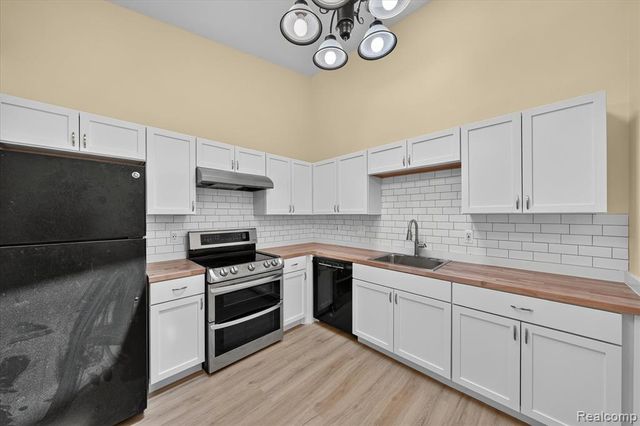 43628 W Arbor Way Drive 103, Canton, MI 48188