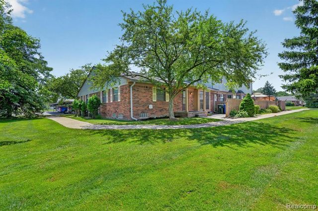43628 W Arbor Way Drive 103, Canton, MI 48188