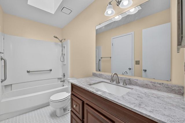 43628 W Arbor Way Drive 103, Canton, MI 48188