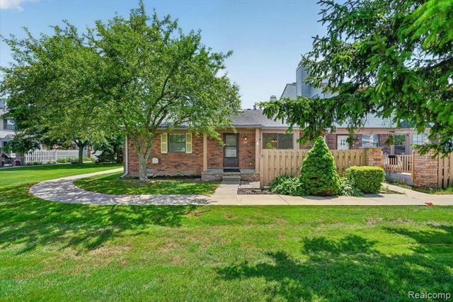 43628 W Arbor Way Drive 103, Canton, MI 48188