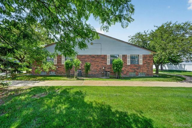 43628 W Arbor Way Drive 103, Canton, MI 48188