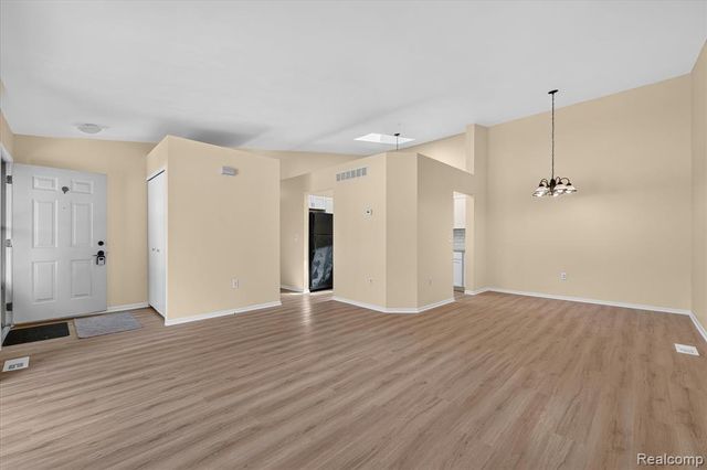43628 W Arbor Way Drive 103, Canton, MI 48188