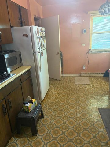 5940 Hayes Place, Merrillville, IN 46410
