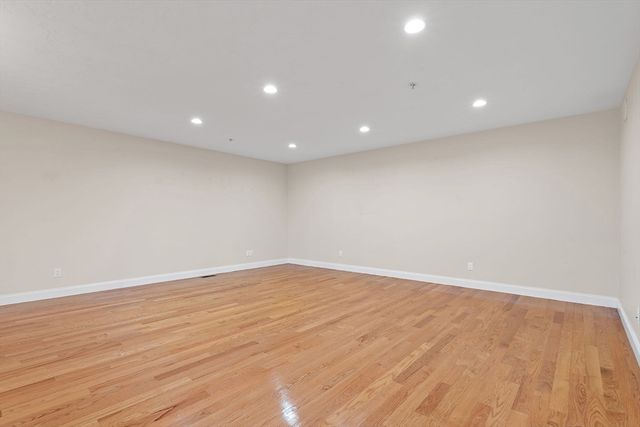 215 Rangeway Road 12, Billerica, MA 01862
