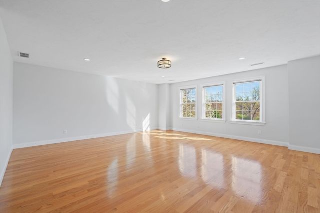 215 Rangeway Road 12, Billerica, MA 01862