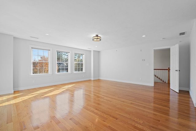 215 Rangeway Road 12, Billerica, MA 01862