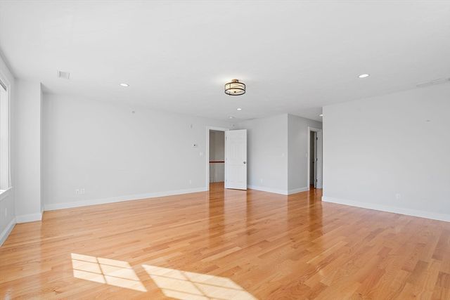 215 Rangeway Road 12, Billerica, MA 01862