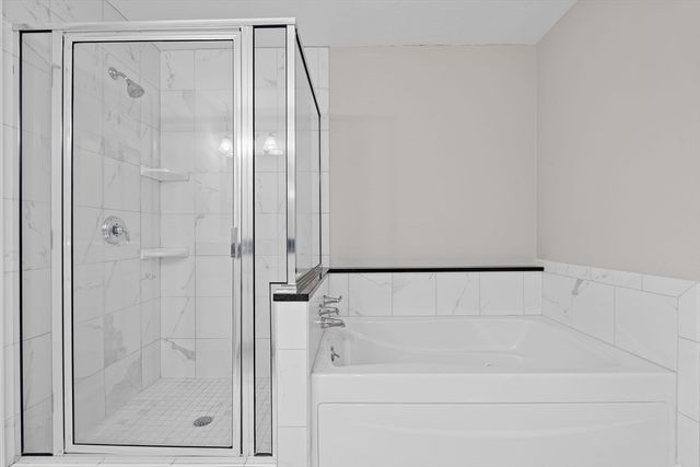 215 Rangeway Road 12, Billerica, MA 01862