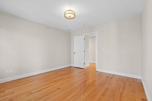 215 Rangeway Road 12, Billerica, MA 01862