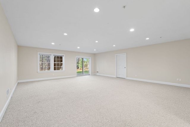 215 Rangeway Road 12, Billerica, MA 01862