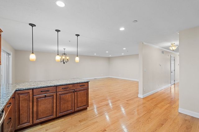 215 Rangeway Road 12, Billerica, MA 01862