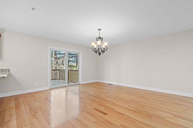215 Rangeway Road 12, Billerica, MA 01862