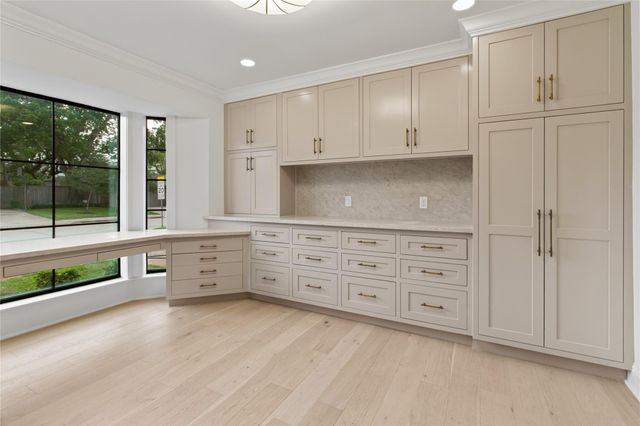 1911 Briarmead Drive, Houston, TX 77057
