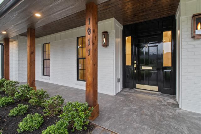 1911 Briarmead Drive, Houston, TX 77057