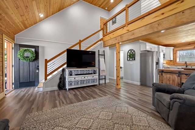 108 Crestview Ln, Livingston, TN 38570