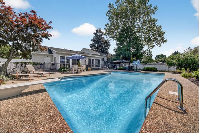 6 Spring Rock Road, New Windsor, NY 12553