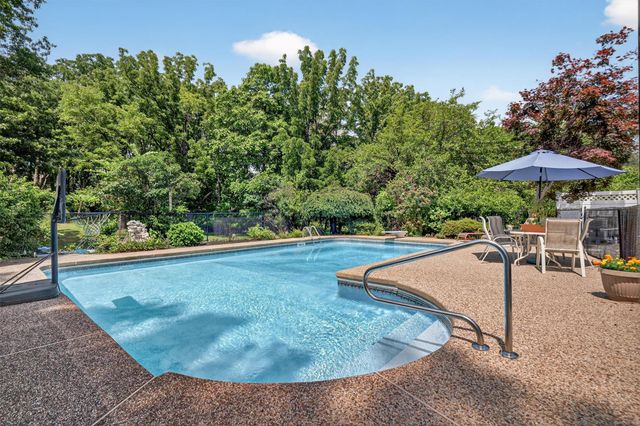 6 Spring Rock Road, New Windsor, NY 12553