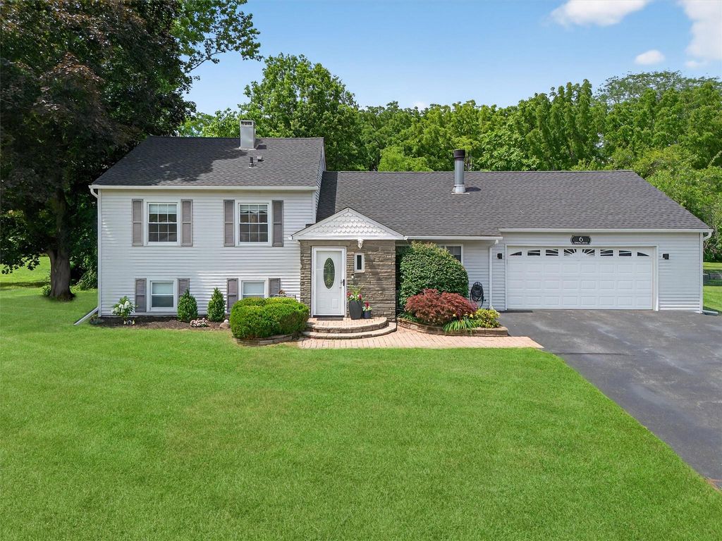 6 Spring Rock Road, New Windsor, NY 12553