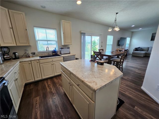 6534 Wisteria Lane, Medina, OH 44256