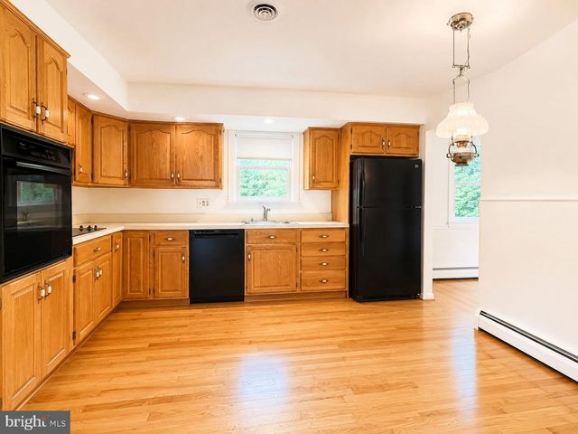416 JENNIFER LN, Norristown, PA 19403