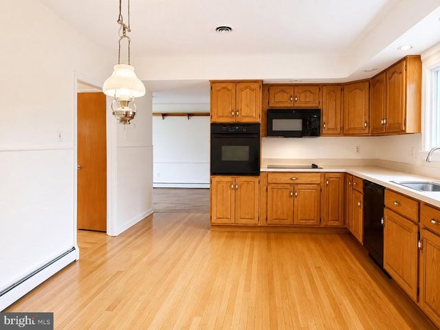 416 JENNIFER LN, Norristown, PA 19403