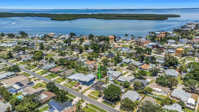 5701 DENVER STREET NE, St Petersburg, FL 33703
