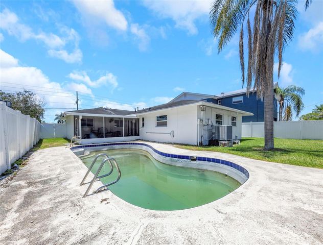 5701 DENVER STREET NE, St Petersburg, FL 33703