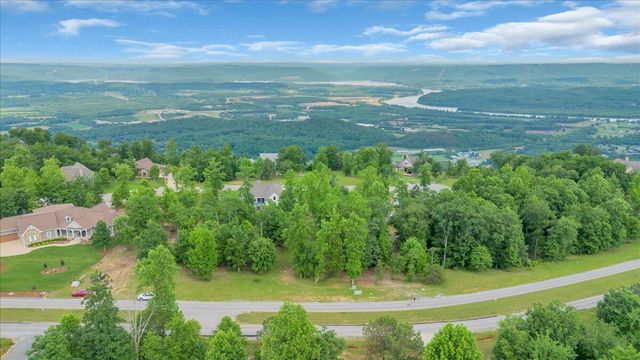 1650 River Bluffs Drive Rb11, Jasper, TN 37347