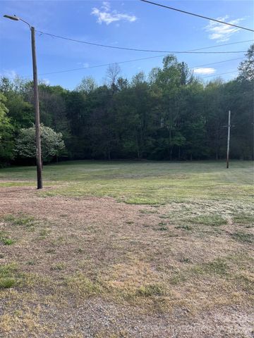 1033 NC 16 Highway N, Taylorsville, NC 28681