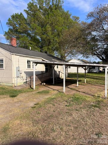 1033 NC 16 Highway N, Taylorsville, NC 28681