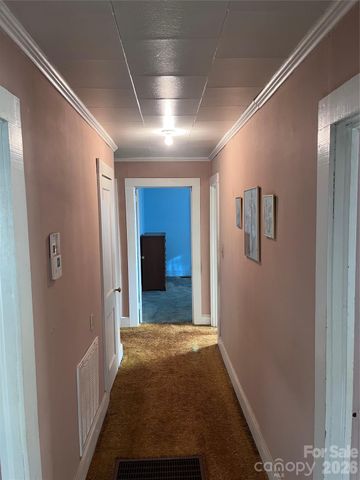 1033 NC 16 Highway N, Taylorsville, NC 28681