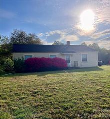 1033 NC 16 Highway N, Taylorsville, NC 28681