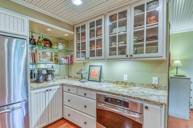 2010 Trailpine Court, Norman, OK 73072
