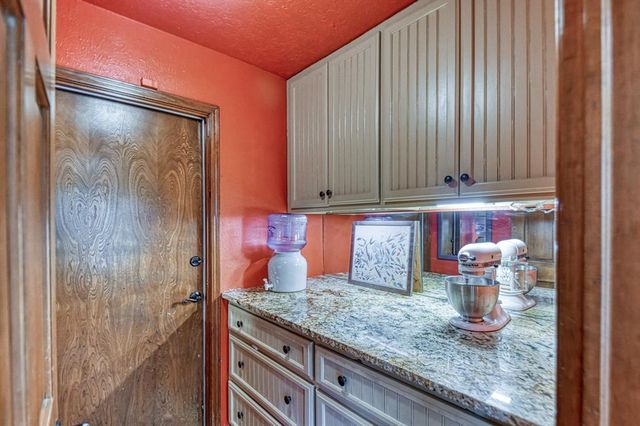 2010 Trailpine Court, Norman, OK 73072