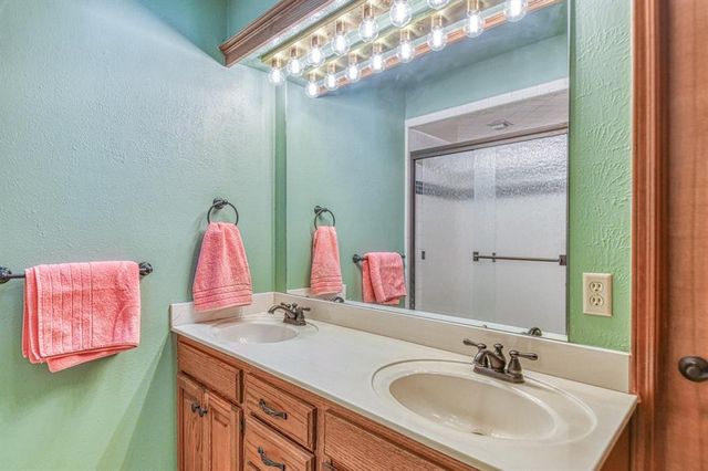 2010 Trailpine Court, Norman, OK 73072