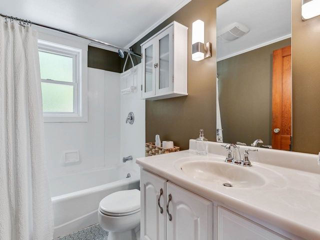 156 Woodlawn Road, Burlington, VT 05408