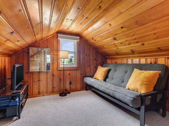 156 Woodlawn Road, Burlington, VT 05408