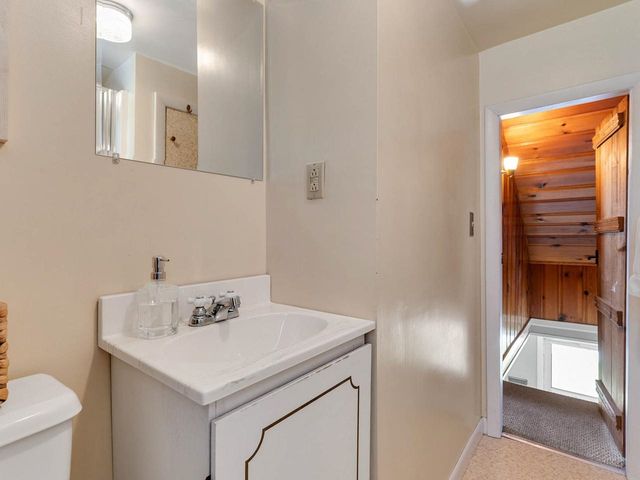 156 Woodlawn Road, Burlington, VT 05408